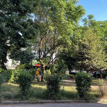 Nos Luxury アパートホテル